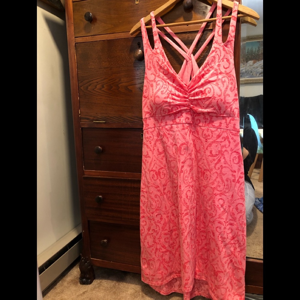 Women’s criss-cross back dress